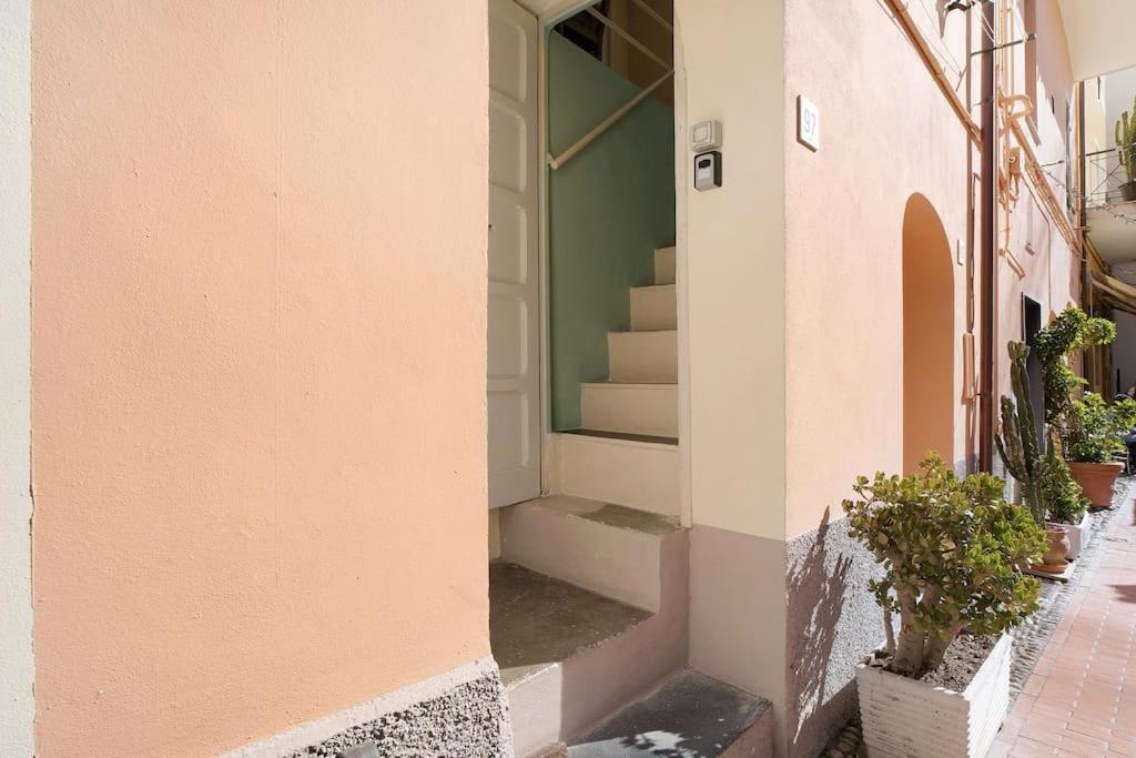 Casa Della Nonna Teresa Leilighet Bordighera Eksteriør bilde